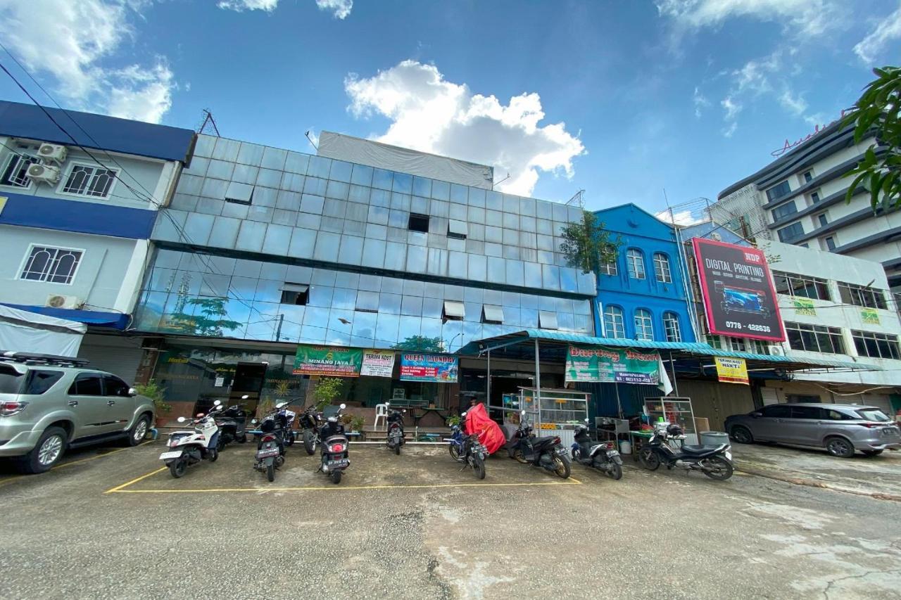 Готель Oyo 92702 Minang Jaya Наґойя Екстер'єр фото